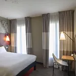 Hotel Ibis Tour Montparnasse 15eme Parigi