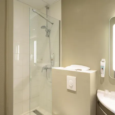 Ibis Tour Montparnasse 15eme Hotel 3*