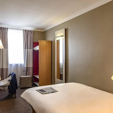 Ibis Tour Montparnasse 15eme Hotel