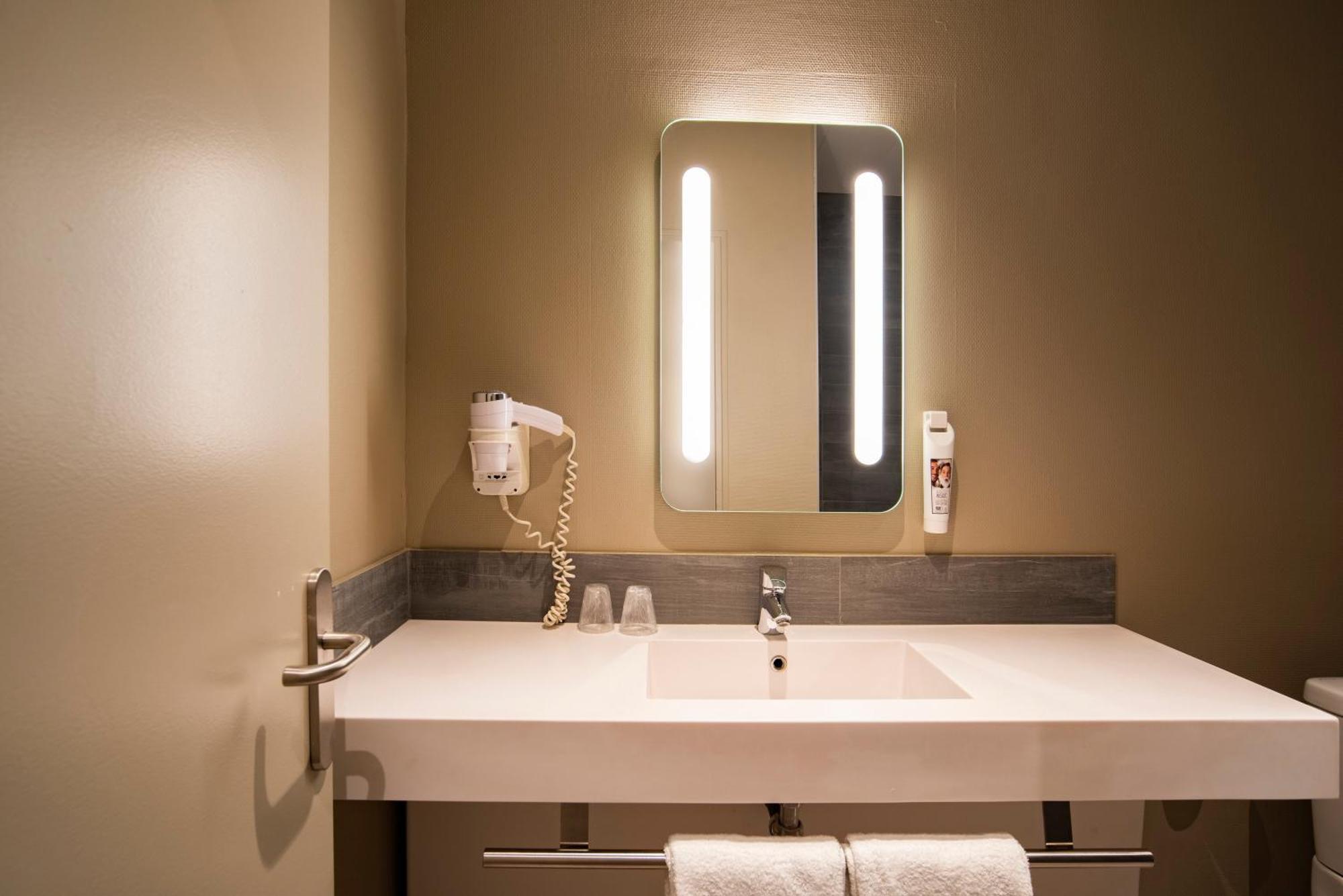 Ibis Tour Montparnasse 15eme Hotel Paris