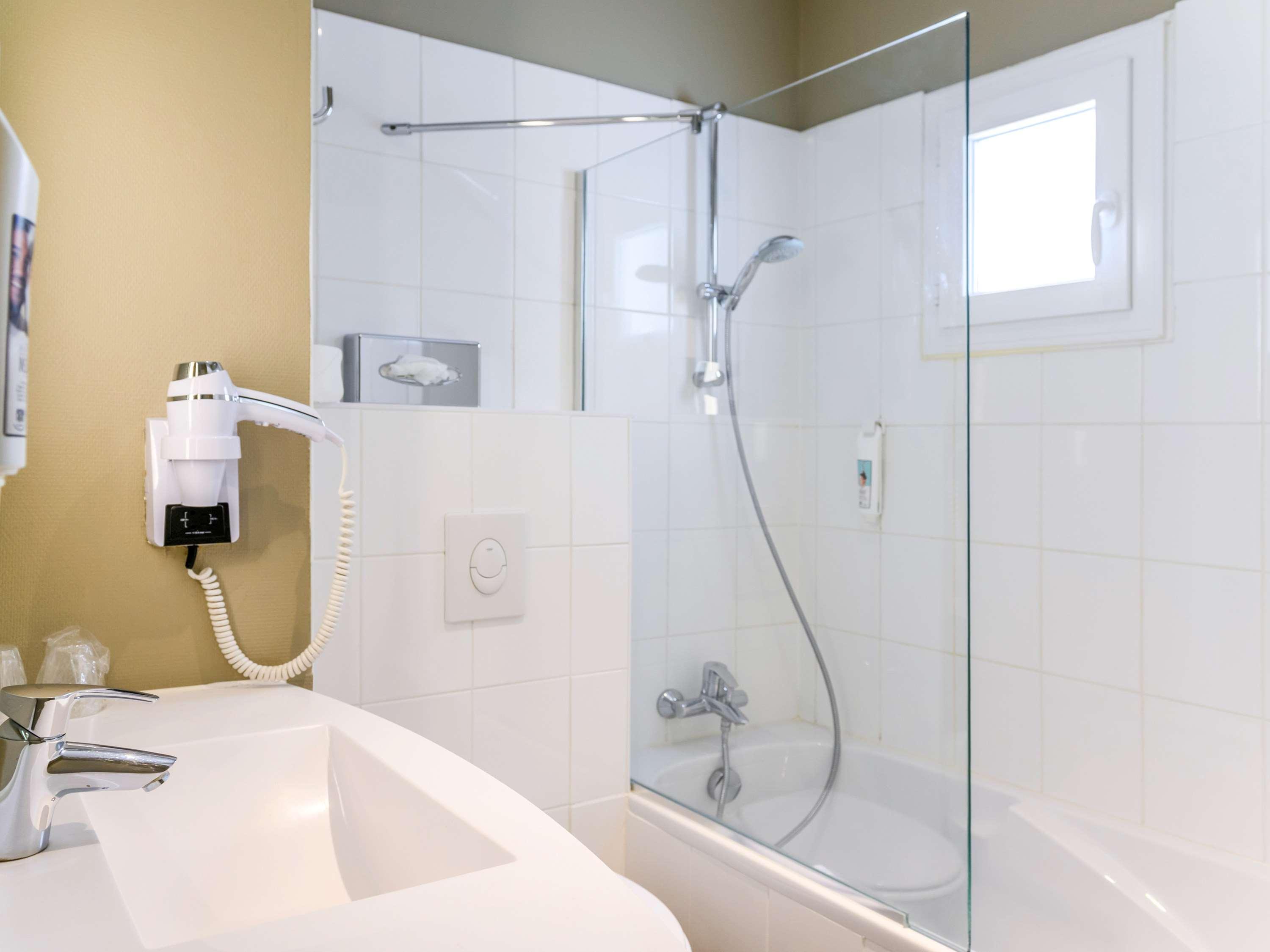 Hotel Ibis Tour Montparnasse 15eme Parigi