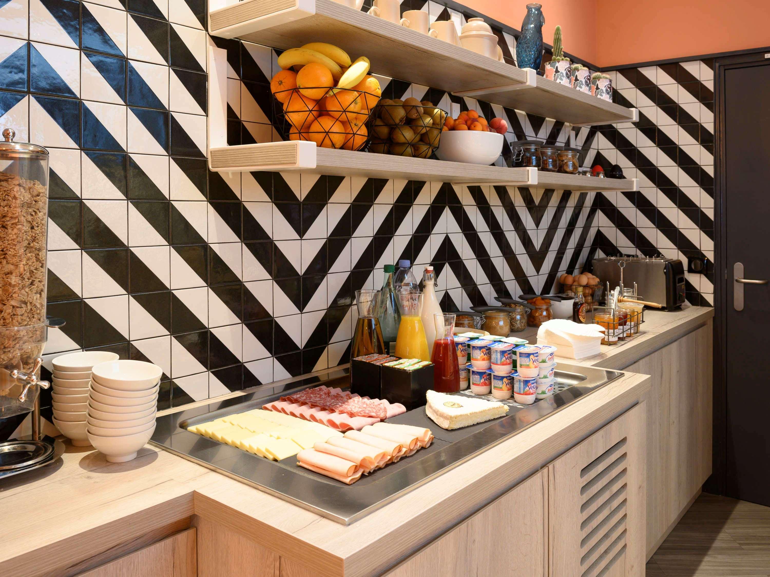 Hotel Ibis Tour Montparnasse 15eme Parigi