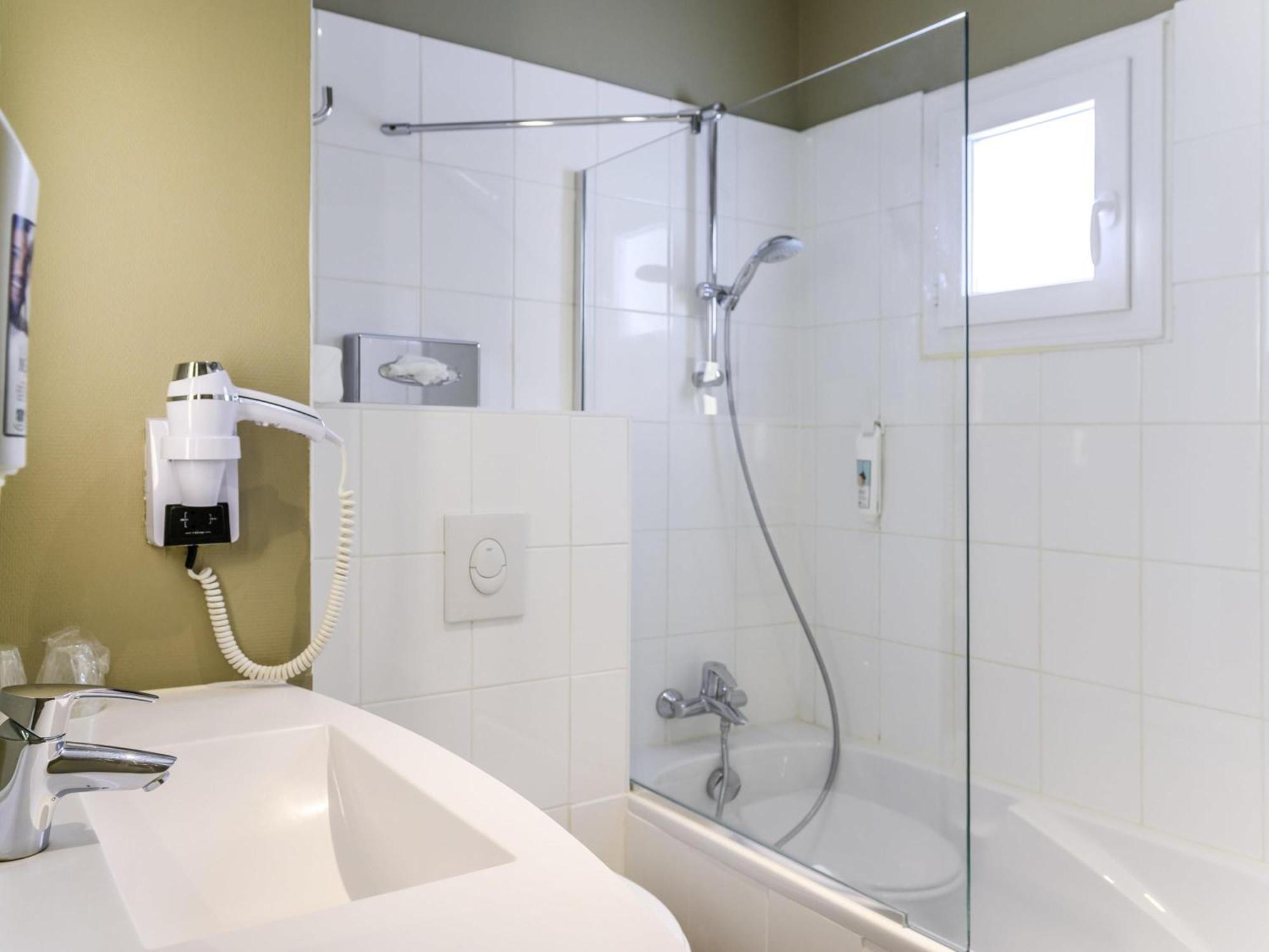 Ibis Tour Montparnasse 15eme Hotel