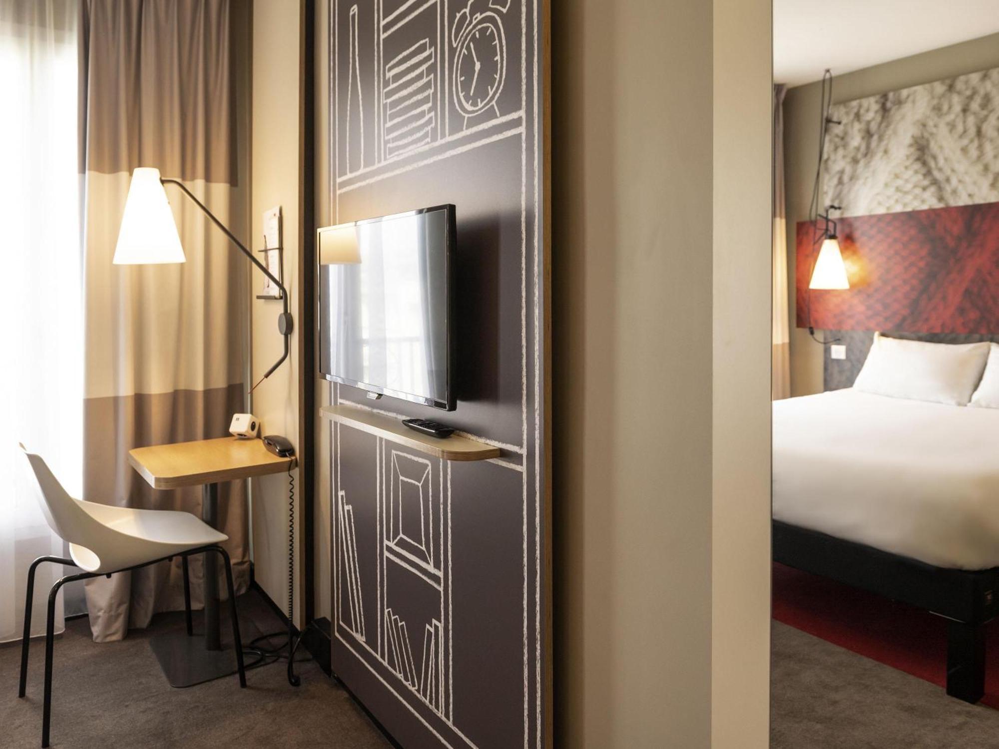 Ibis Tour Montparnasse 15eme Hotel