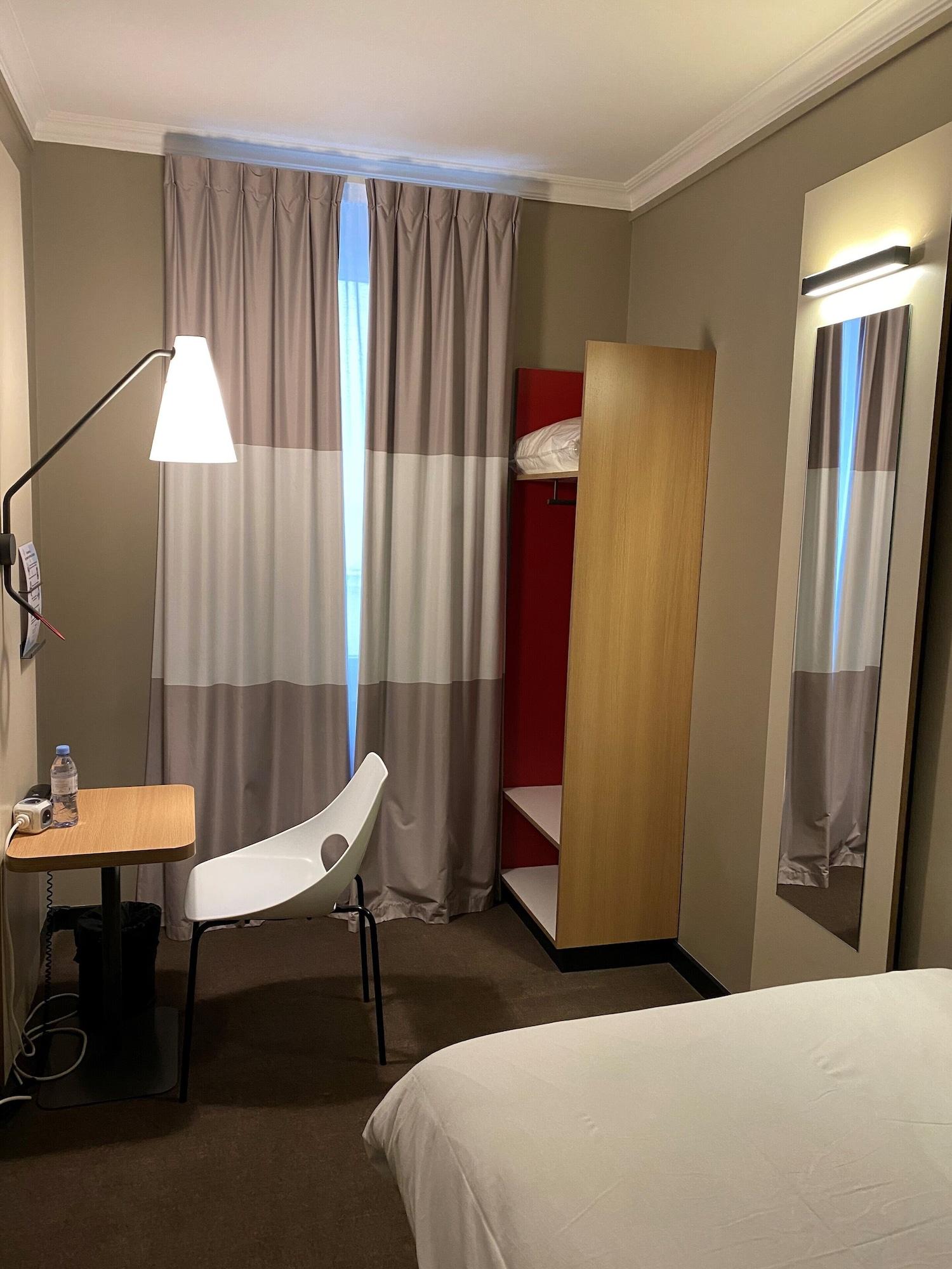 Ibis Tour Montparnasse 15eme Hotel