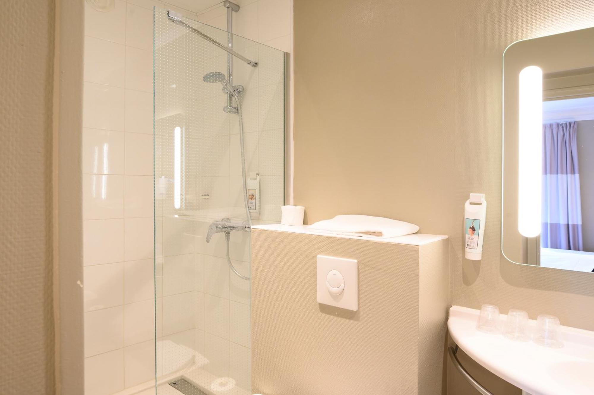 Hotel Ibis Tour Montparnasse 15eme